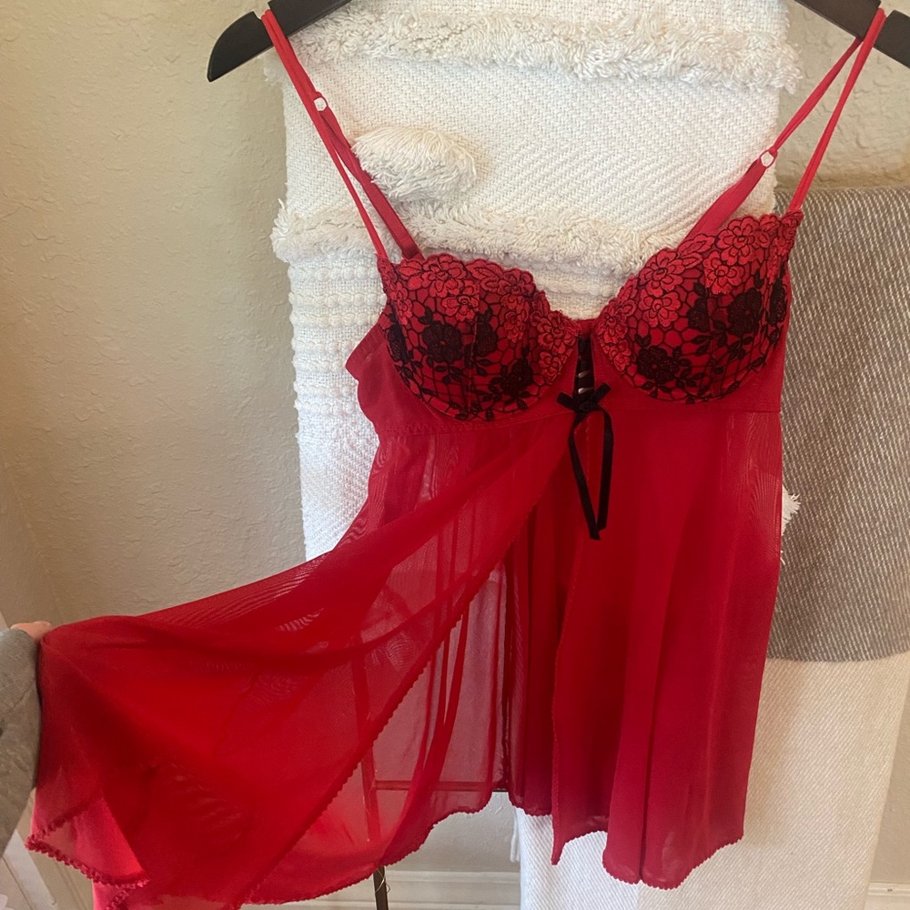 Inner Secrets Babydoll mesh red and black slit open front